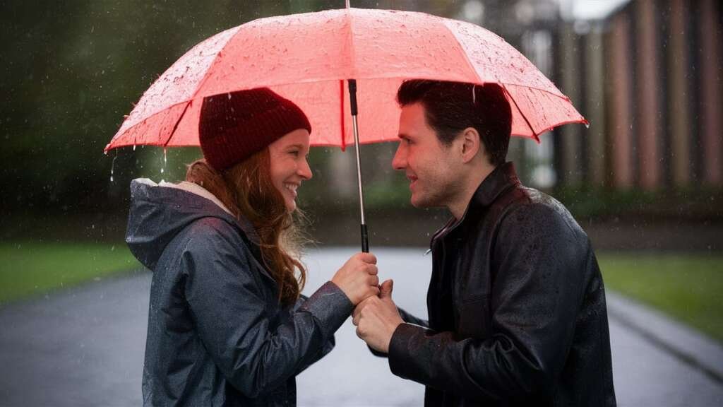 Dating in Bad Weather? 10 Fun and Original Ideas for a Waterproof Date
