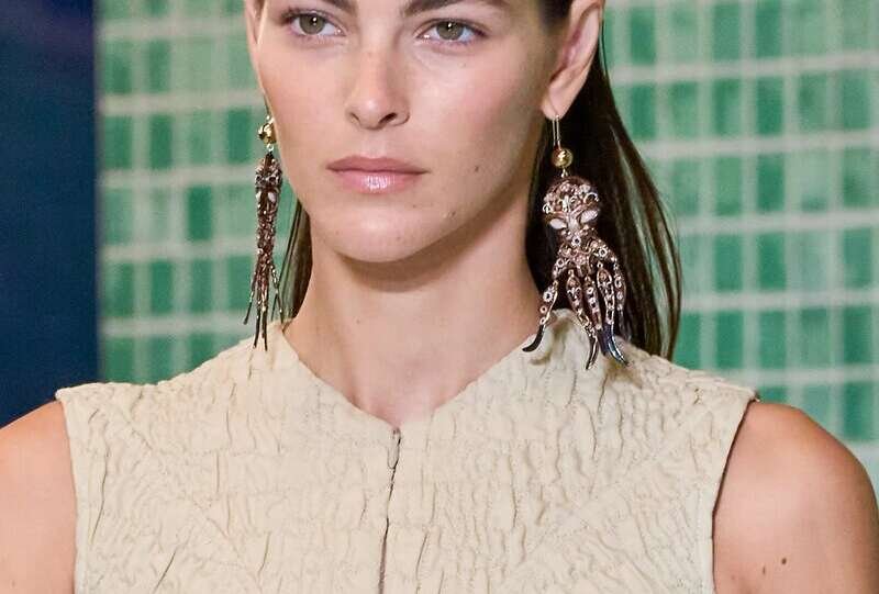 Tod’s Spring 2025 Collection – Focus on Quality, Lightness and Handcrafted Work