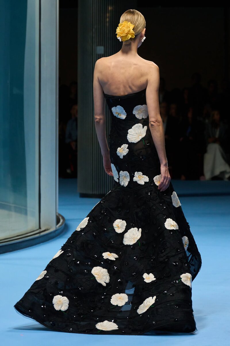 Carolina Herrera Spring 2025